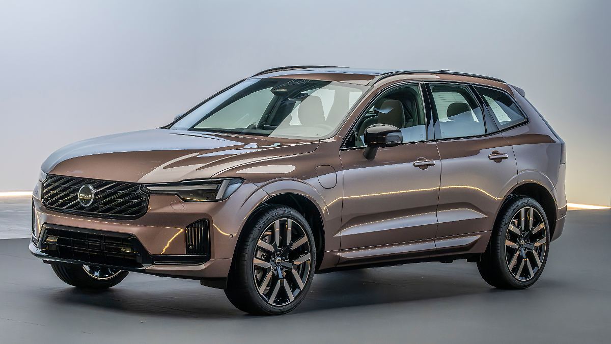 Volvo überarbeitet den XC60 mit größerer Batterie und bis zu 200 Kilometern E-Reichweite