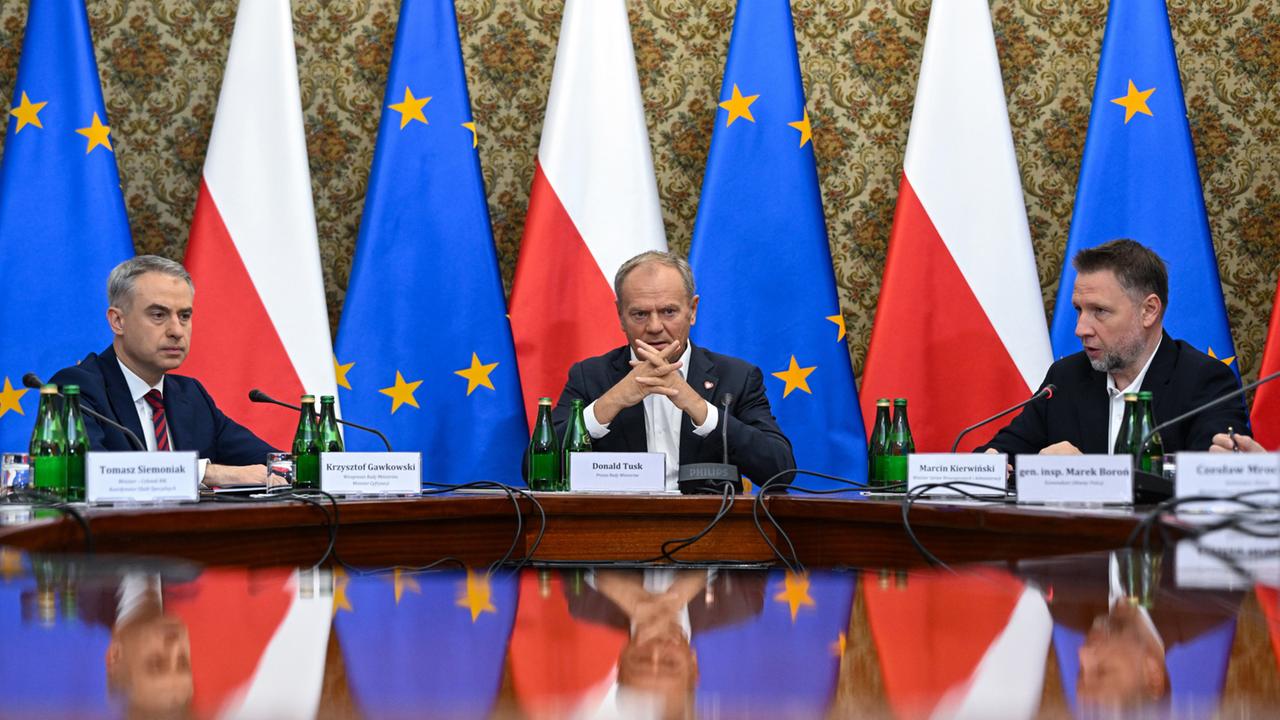Polnische Behörden prüfen Hinweise auf Anschlagspläne gegen Tusk und Verteidigungsminister