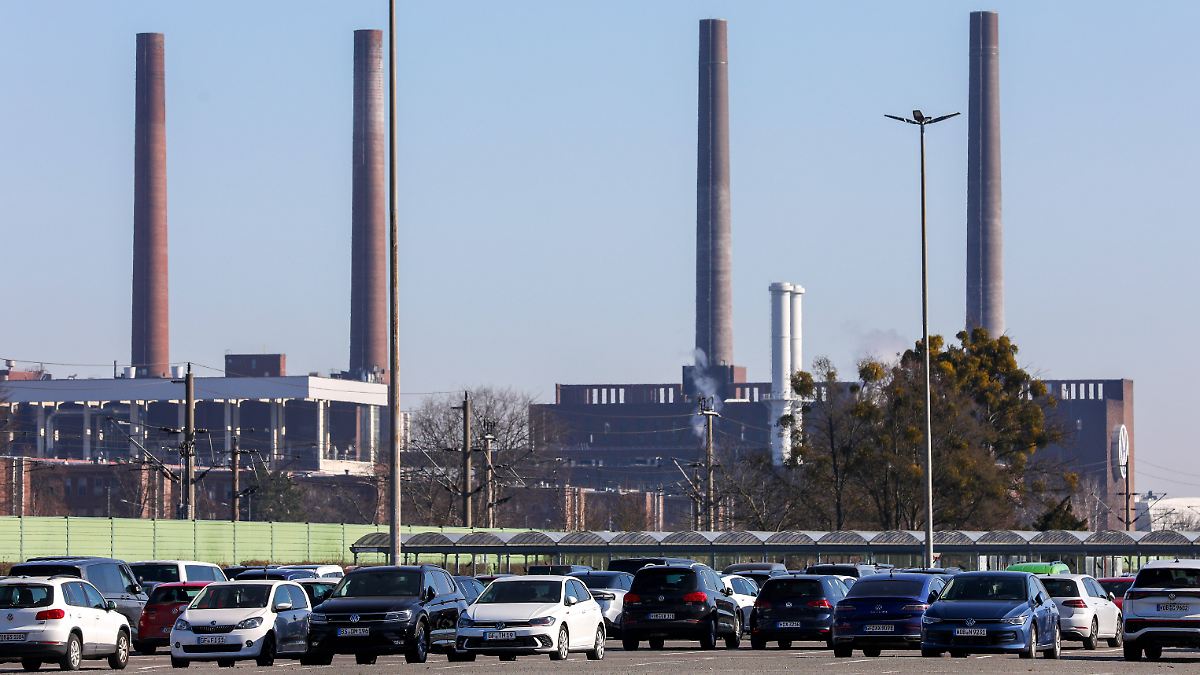 VW-Chef Blume fordert politische Hilfe für deutsche Autobranche