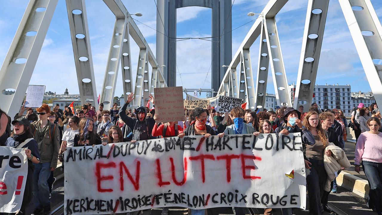 Frankreich: Zehntausende Schüler protestieren für bessere Schulen