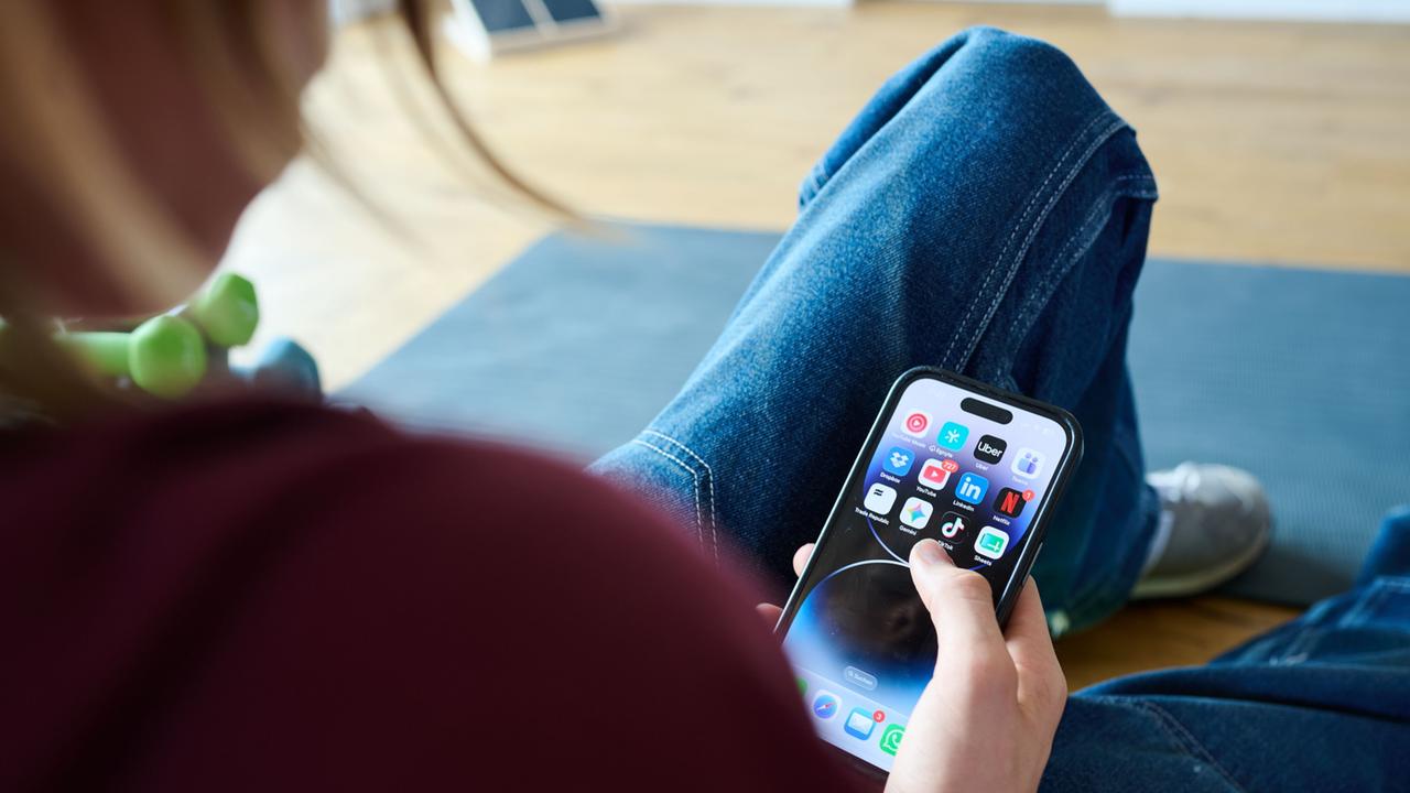 Kabinett plant Altersgrenze und neue Schutzregeln für soziale Medien