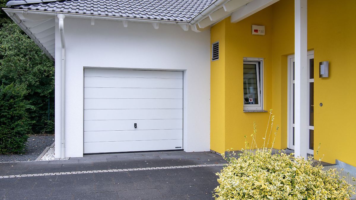 Nach jahrzehntelanger Untätigkeit: Neuer Eigentümer muss zu hohe Garage dulden