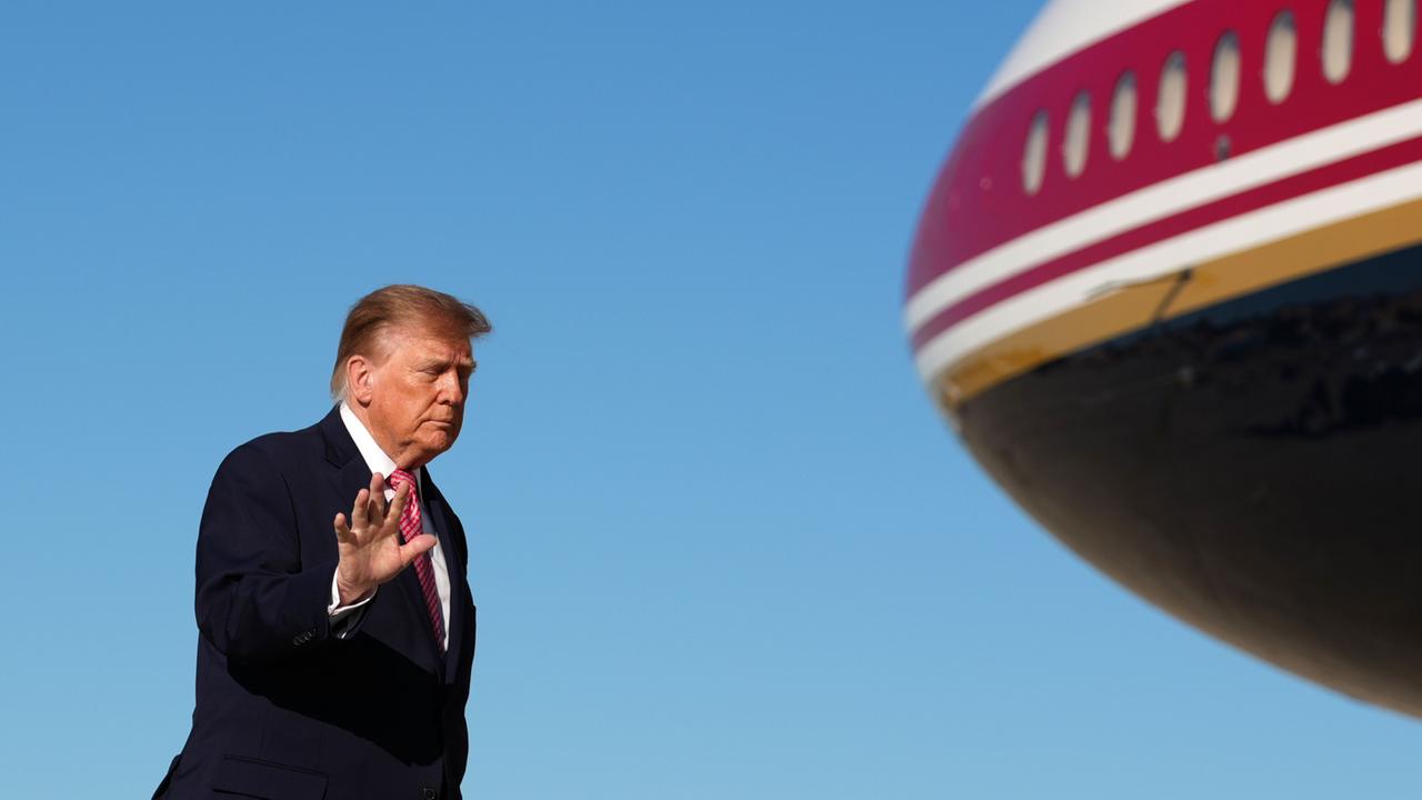 Trump und Selenskyj streiten über Waffenhilfe und Friedensverhandlungen