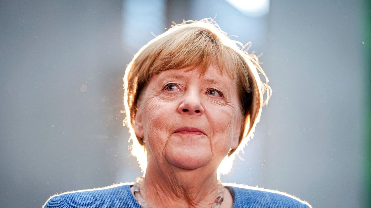 Angela Merkel erklärt Hintergründe ihrer Zitteranfälle von 2019